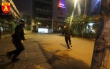 Tình huống giả định lính Cơ động đặc nhiệm truy bắt, khống chế đối tượng có vũ khí trong đêm